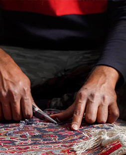 رفو گری قالی در قالیشویی آریاشهر