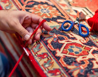 خدمات تخصصی و حرفه ای رفوی فرش در قالیشویی آریاشهر